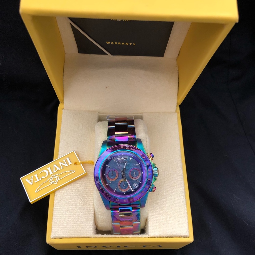 Woman’s Invicta watch, please msg with an offer
